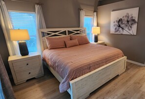 3 chambres, fer et planche à repasser, Wi-Fi, draps fournis