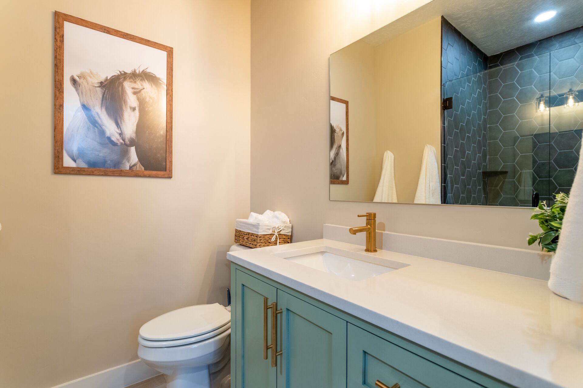 New Custom Suite Near Zion Park and Sand Hollow