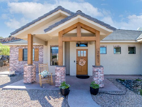 New Custom Suite Near Zion Park and Sand Hollow