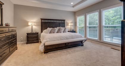 Cardinal's Nest - Secluded 9+ Acres, 3,000+ sq. ft., firepit in Columbia, TN