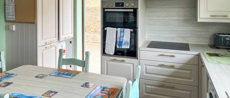 Dishwasher, highchair