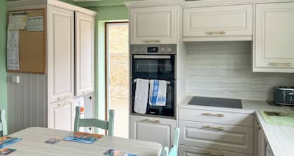 Beautiful tucked away property close to the town and beach.