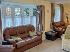 Living area - Beautiful tucked away property close to the town and beach. (Westgate-on-Sea)