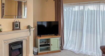 Beautiful tucked away property close to the town and beach.