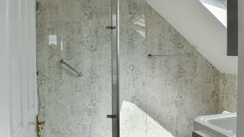 Bathroom | The Fairway, Westgate-on-Sea