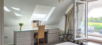 Beautiful tucked away property close to the town and beach.