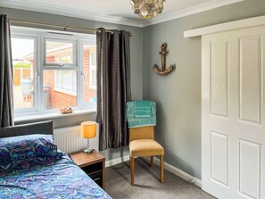 5 bedrooms, free WiFi, bed sheets - Beautiful tucked away property close to the town and beach. (Westgate-on-Sea)