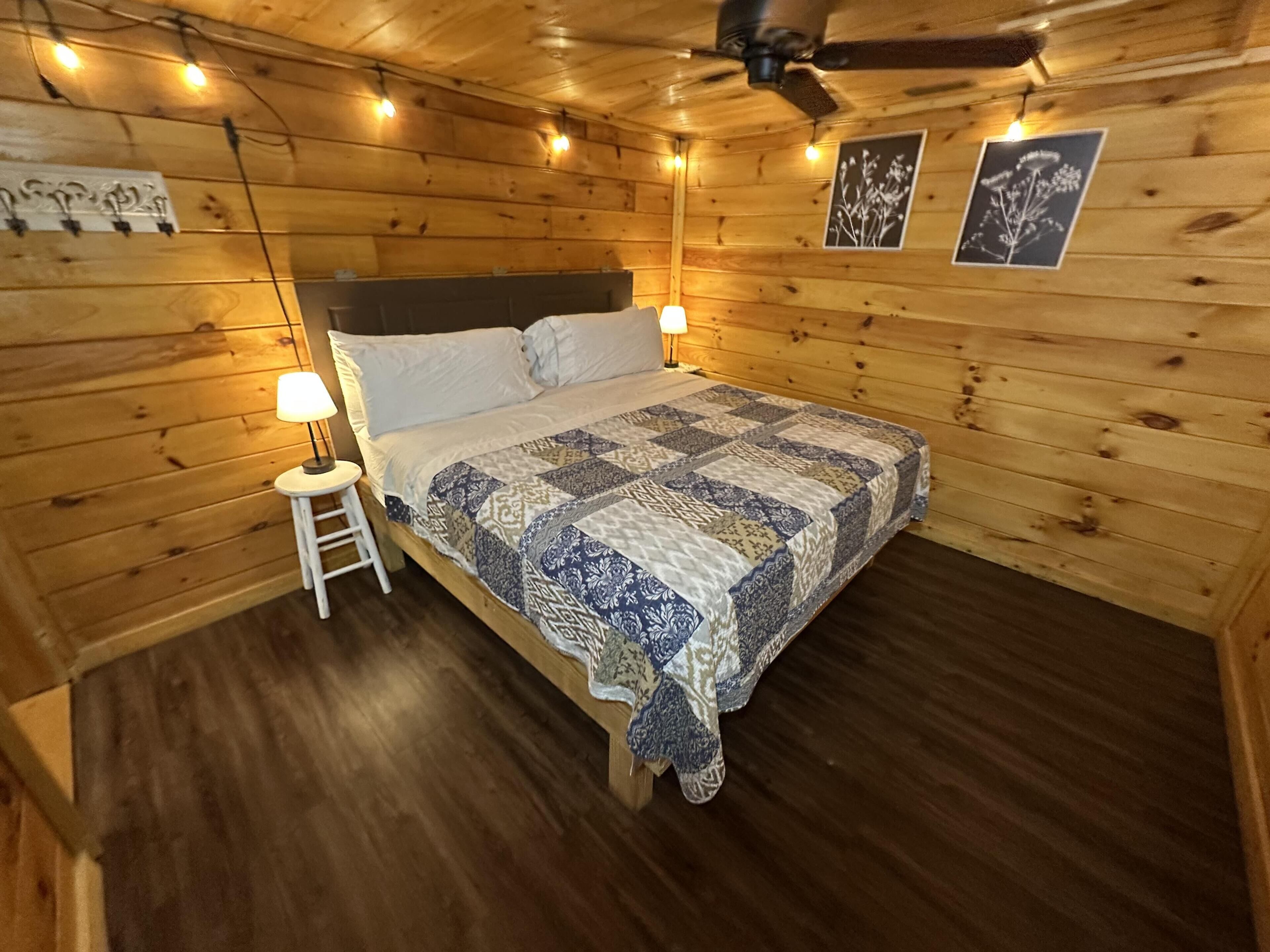 1 habitación, escritorio, tabla de planchar con plancha y wifi 