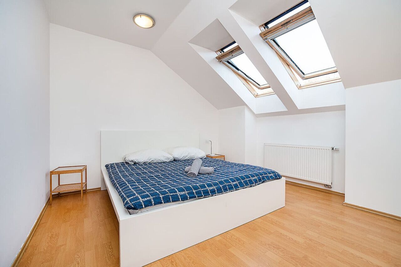 3 bedrooms, desk, iron/ironing board, free WiFi