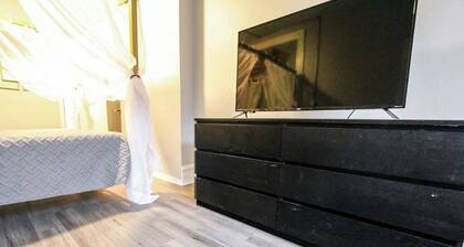 ☆Modern Studio - Downtown Reading!! ☆
