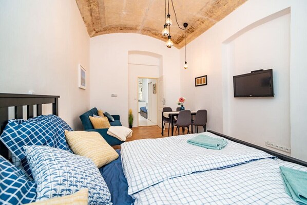 1 chambre, fer et planche à repasser, Wi-Fi gratuit, draps fournis