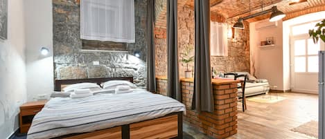 1 habitación, tabla de planchar con plancha y wifi gratis