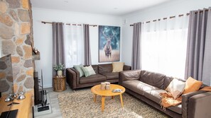Televisión y chimenea