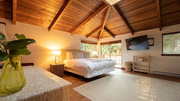 3 chambres, bureau, fer et planche Ă repasser, lit parapluie