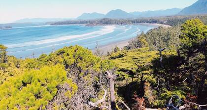Cox Bay Retreat-Beach Access, Hot Tub, Fireplace