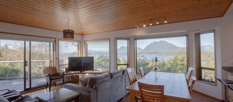 Eagle View House-Ocean Views I Hot Tub I Wood FP