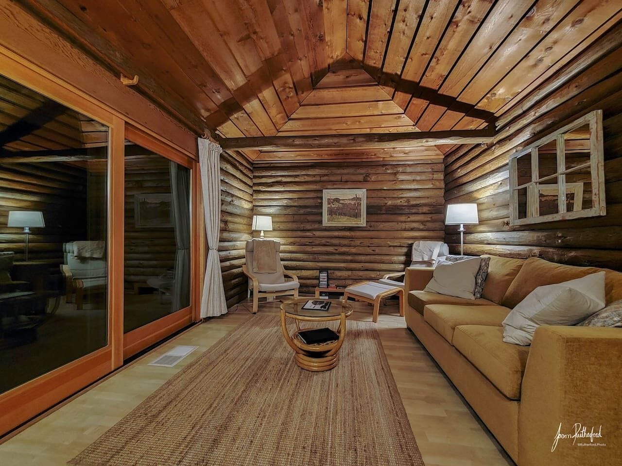 Golds Cottage Private, Ocean Views, Close to Town