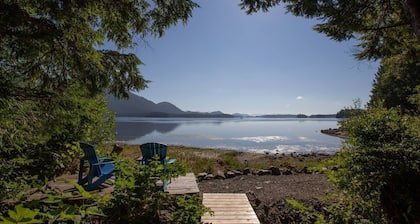 Orca View House-Inlet, Mackenzie Beach, Downtown