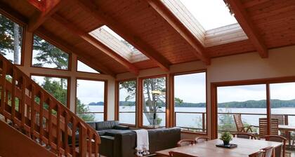 Pacific Retreat-Ocean Views, Tonquin, Hot Tub, BBQ