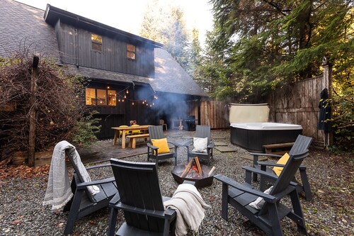 Whitewater-S.Chesterman I OD Shower, Firepit, Surf