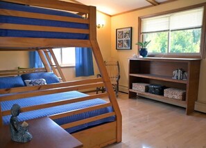 2 Schlafzimmer, Schreibtisch, Bügeleisen/Bügelbrett, kostenloses WLAN