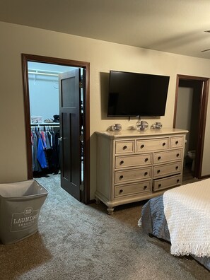 5 bedrooms, WiFi, bed sheets