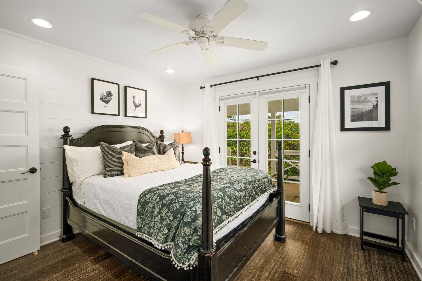 2 Schlafzimmer, Schreibtisch, Bügeleisen/Bügelbrett, Reisekinderbett