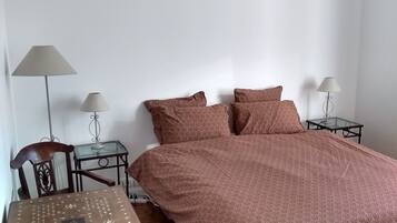7 slaapkamers, een strijkplank/strijkijzer, gratis wifi, beddengoed