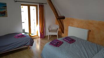 7 Schlafzimmer, BĂŒgeleisen/BĂŒgelbrett, kostenloses WLAN, BettwĂ€sche