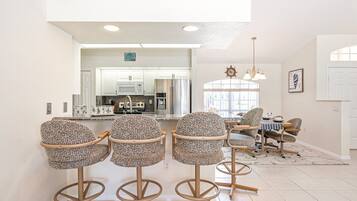 House (Captain`s Quarters) | Private kitchen | Fridge, microwave, dishwasher, coffee/tea maker