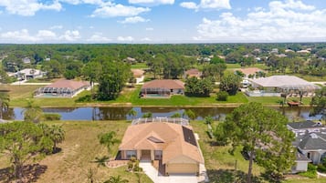 House (Captain`s Quarters) | Exterior