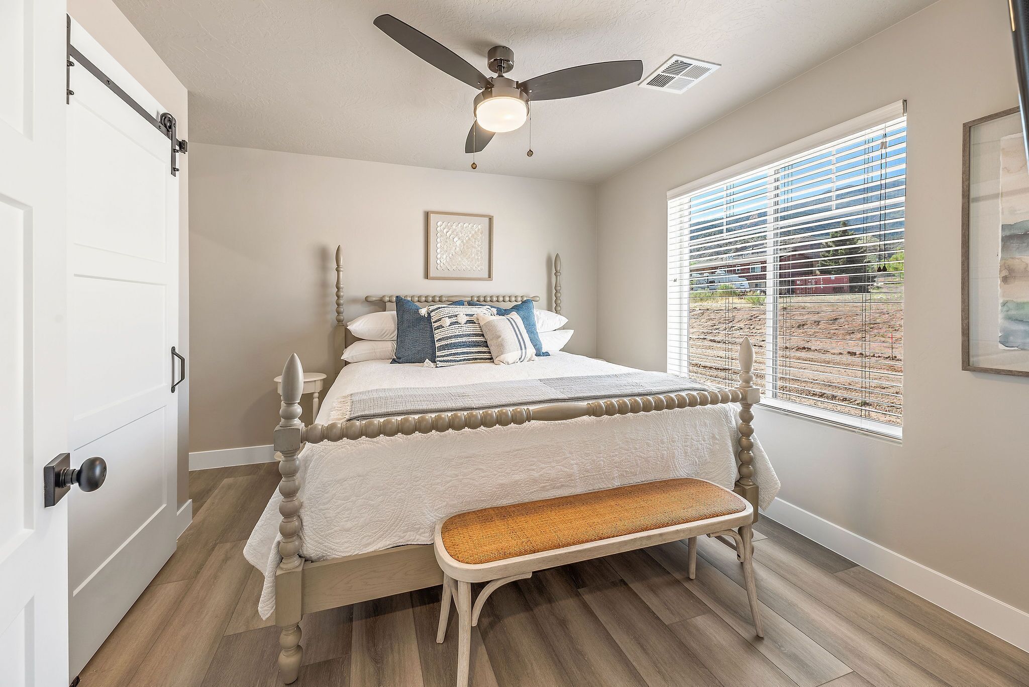 2 bedrooms, desk, iron/ironing board, free WiFi