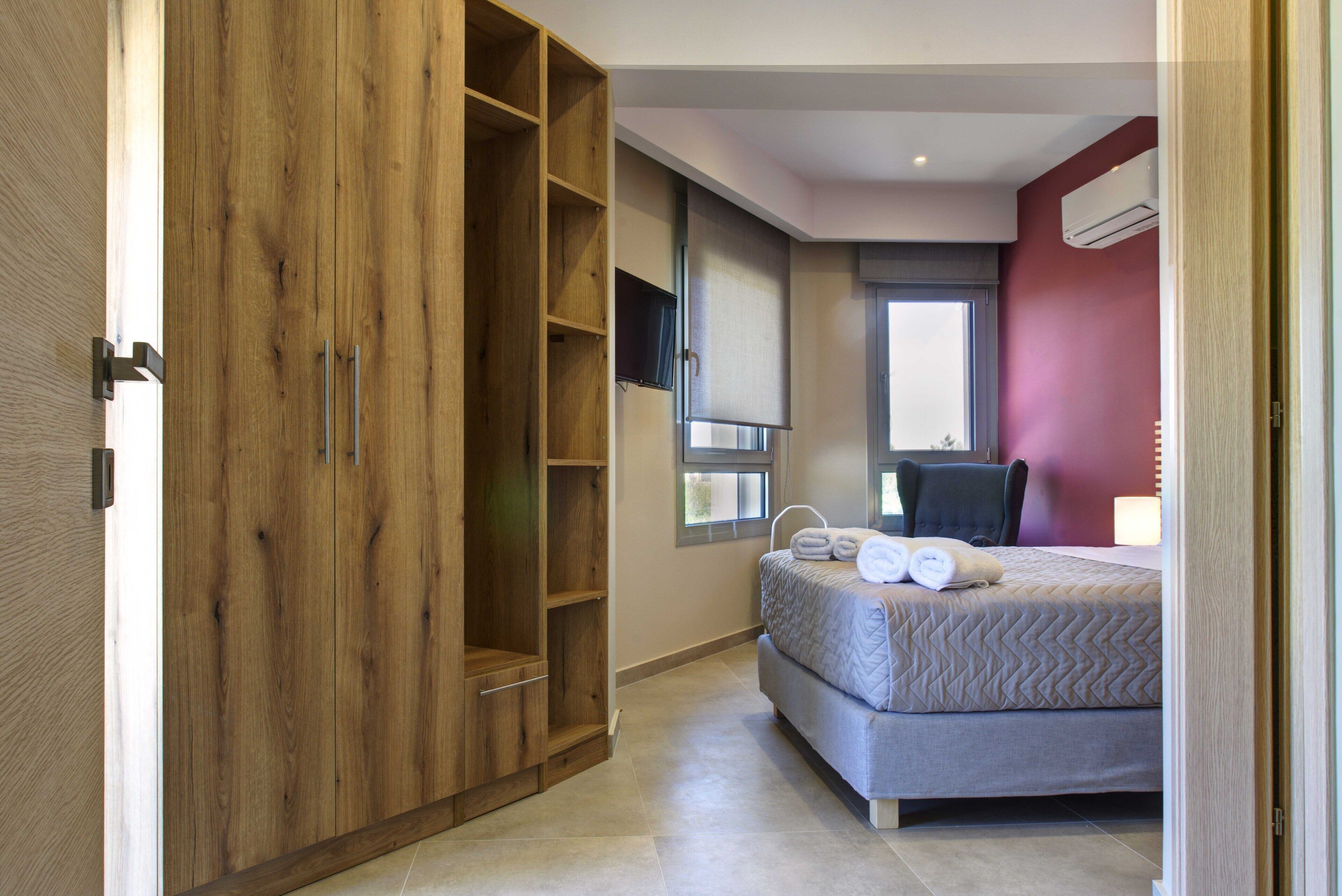 Luxe beddengoed, pillowtop-bedden, een kluis op de kamer