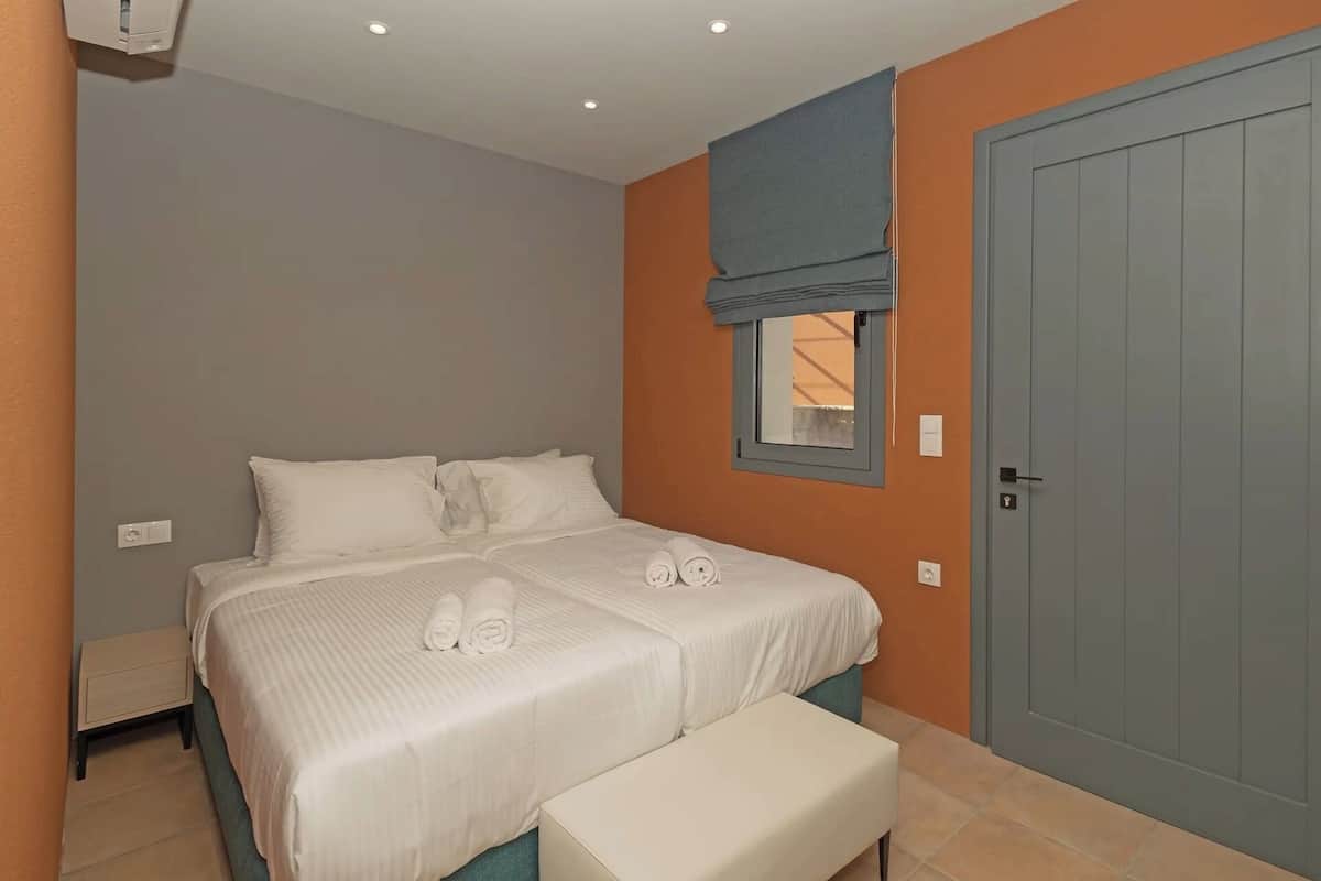 Economy Studio | Premium bedding, pillowtop beds, in-room safe, individually decorated
