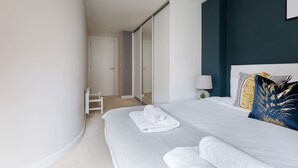 Apartemen | 2 kamar tidur, seprai antialergi, setrika/meja setrika, dan Wi-Fi gratis