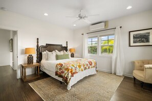 5 bedrooms, desk, iron/ironing board, travel cot