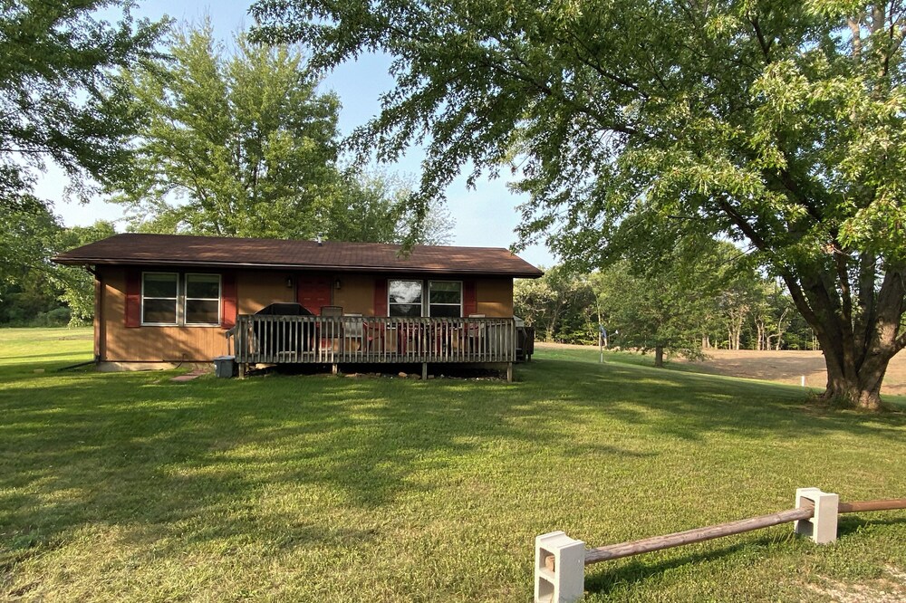 HIDE AWAY RETREAT - RATHBUN LAKE IS 300+/- YARDS AWAY... FISH, HUNT, RELAX....