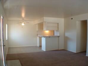 Interior - Security 10mins from Downtown Shopping Centers (Oklahoma City)