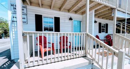 Sunsplash, Walk to the beach, walk to Main Street