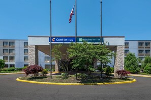 Exterior - MainStay Suites Horsham - Philadelphia (Horsham)