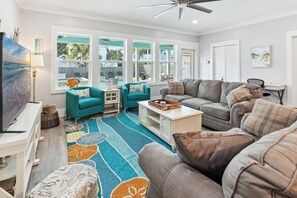 Smart-TV, Tischfußball, Bücher, Drucker