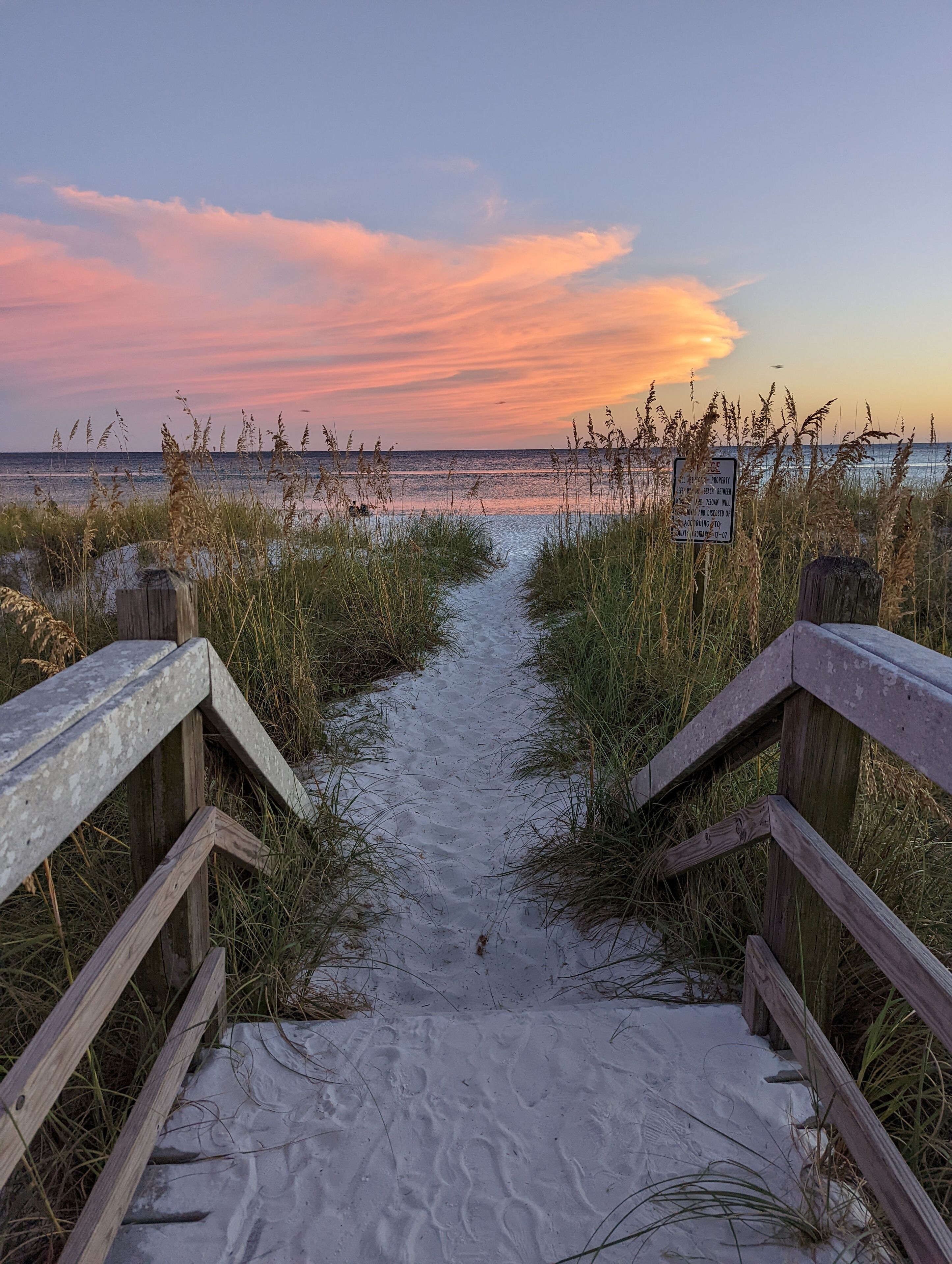 Beach nearby, sun-loungers, beach towels