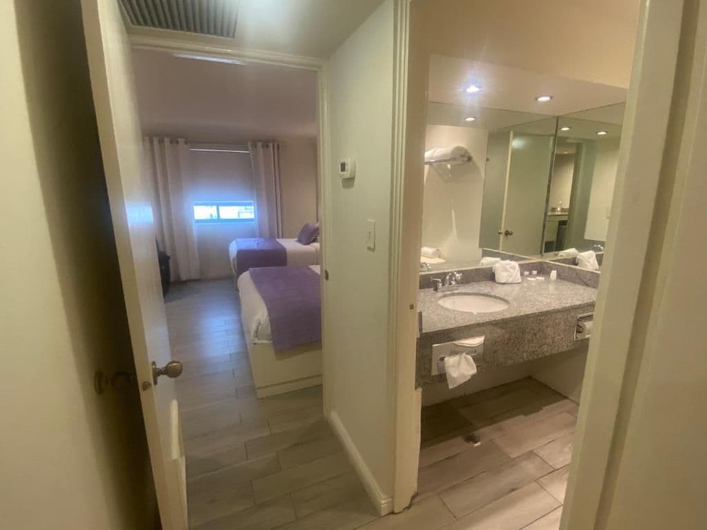 Photo - Rose Hotel