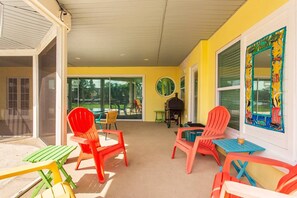 Terrace/patio - The Flamingo on the Cotee River (Port Richey)