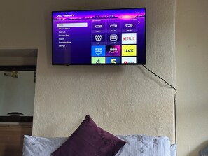 Interior - Essey Apartment (Belfast)