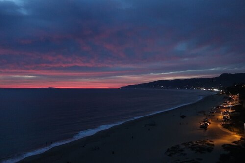 Gated 3 bedroom 3.5 bathroom home in Malibu with pool!