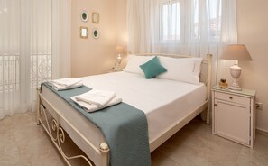Luxury-Apartment, 1 Schlafzimmer | Zimmersafe, individuell dekoriert, individuell eingerichtet