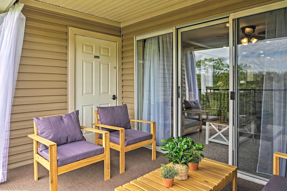 Sunny Branson Condo w/ Holiday Hills Golf On-Site!