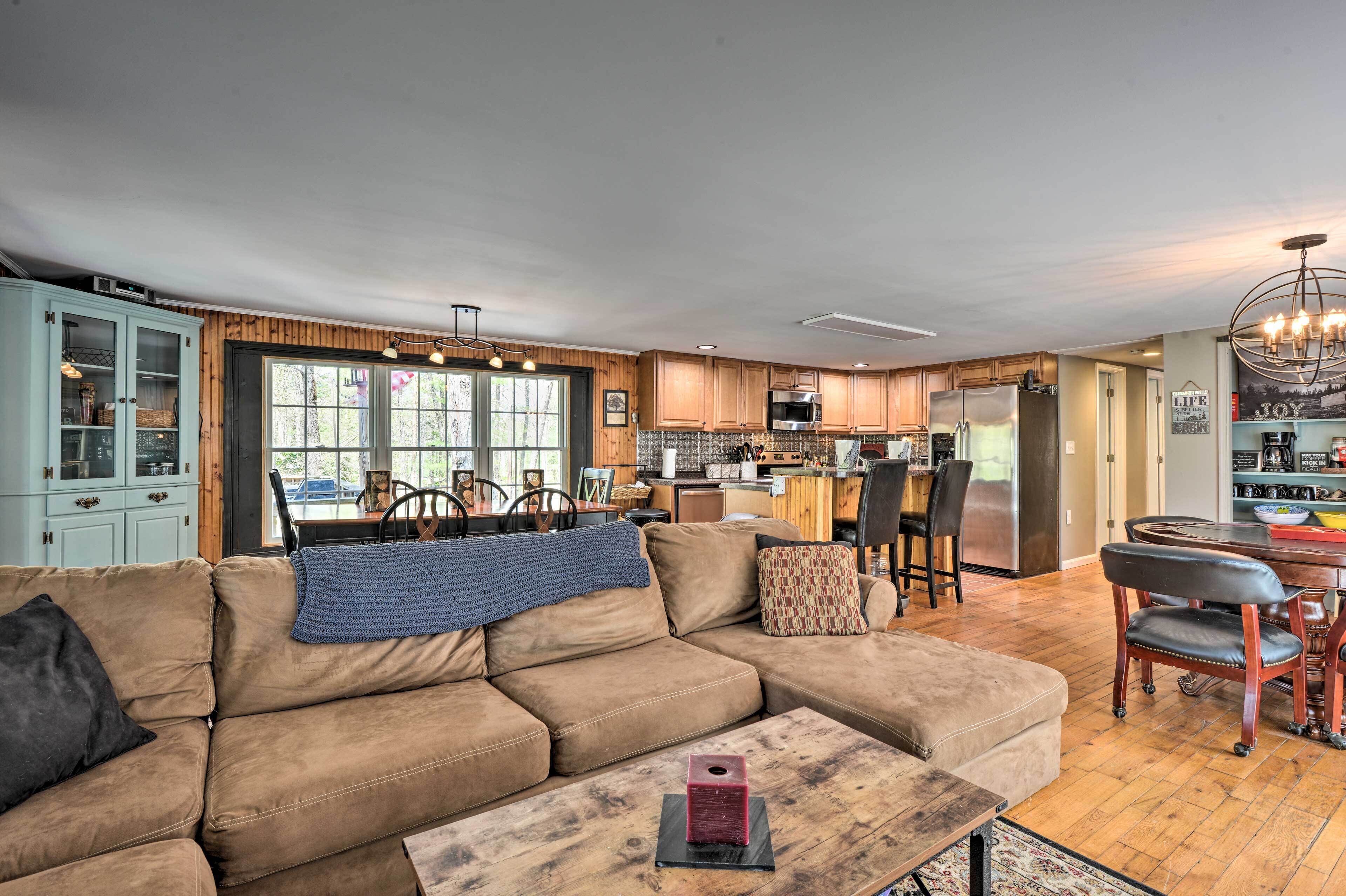 Cozy Cabin with Sunroom & Cacapon River Access!