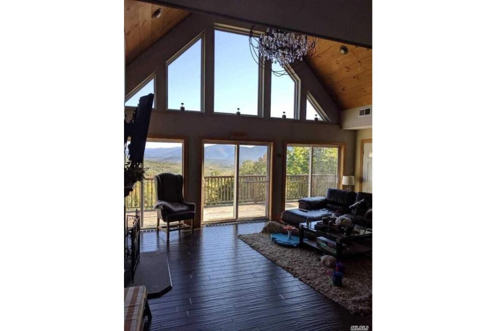 Chalet Eglantine Mountain Retreat